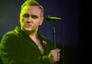 Morrissey anuncia relançamento de álbum ao vivo e planeja retorno aos palcos